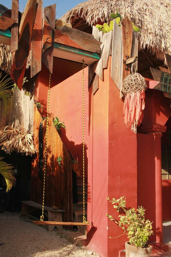 Black Jaguar Hostel باكالار المظهر الخارجي الصورة
