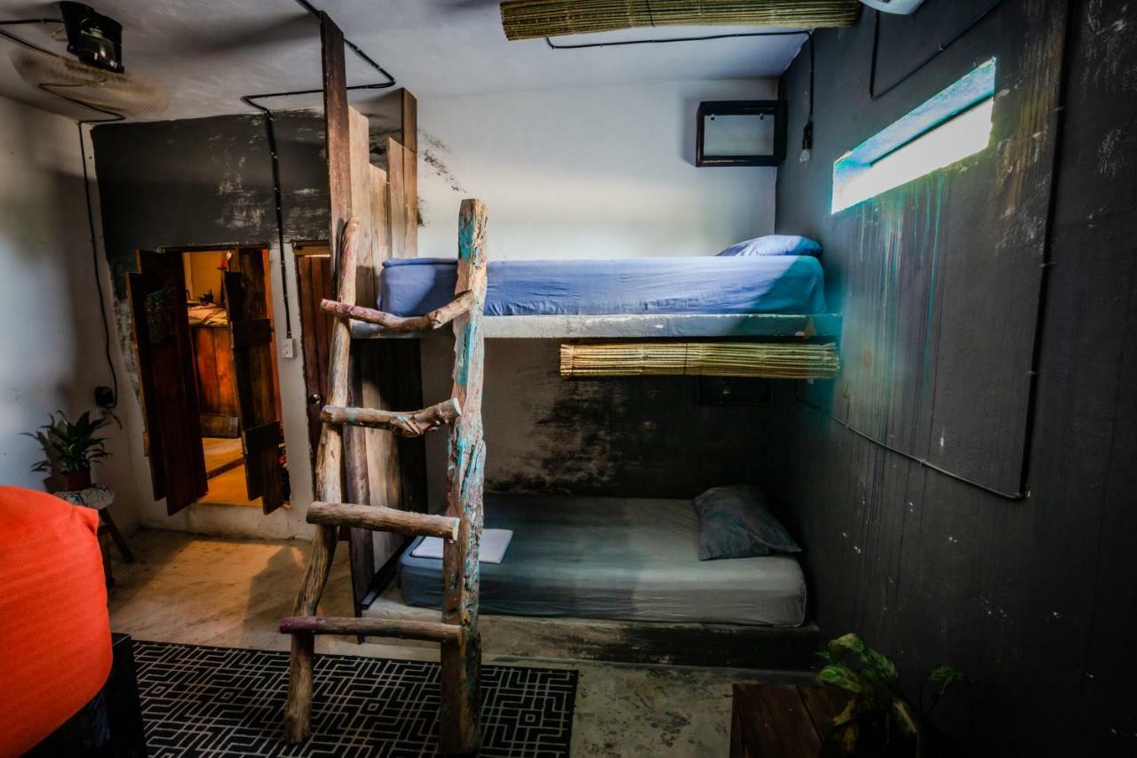 Black Jaguar Hostel باكالار المظهر الخارجي الصورة